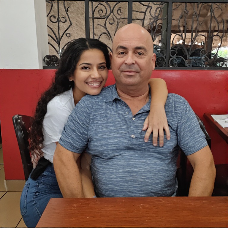 Beautiful Colombian woman smiling, representing Latin ladies for marriage.