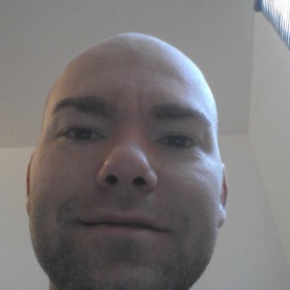 Profile picture of max r