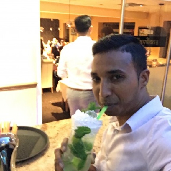 Profile picture of Moin