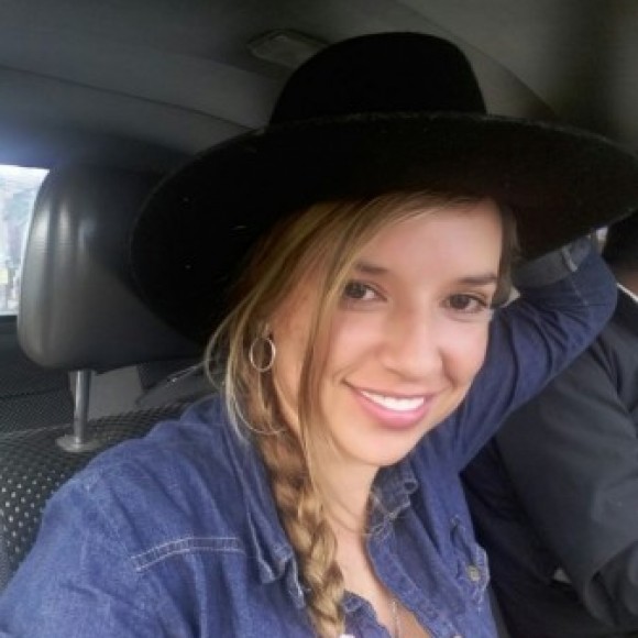 Profile picture of Angely contanza