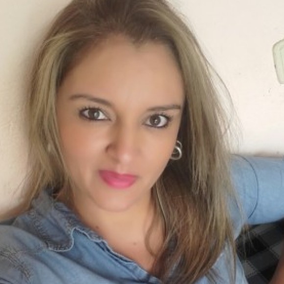 Profile picture of Lina