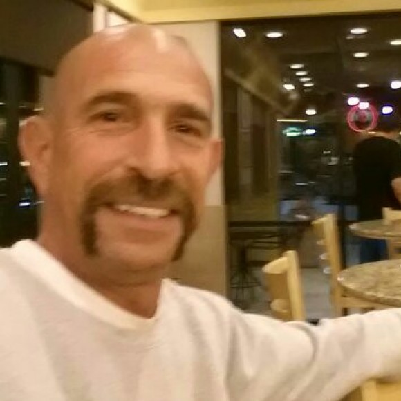 Profile picture of Chris Quinonez