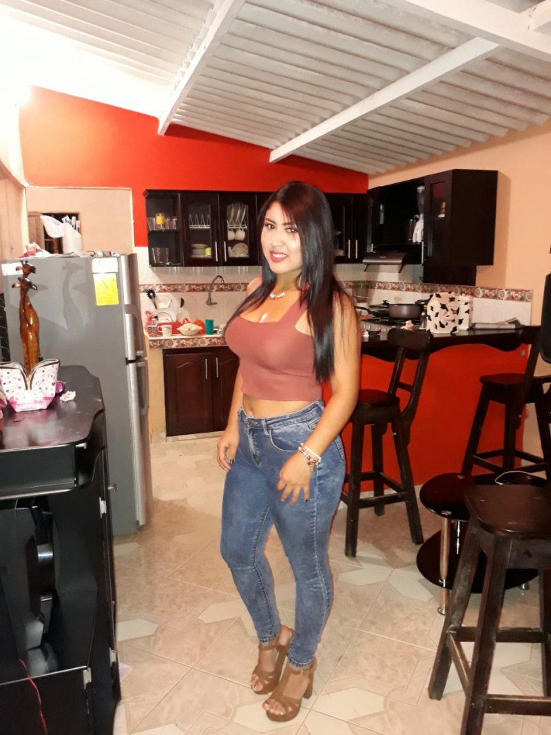 latina-women-colombian-women-hispanic-yuli10