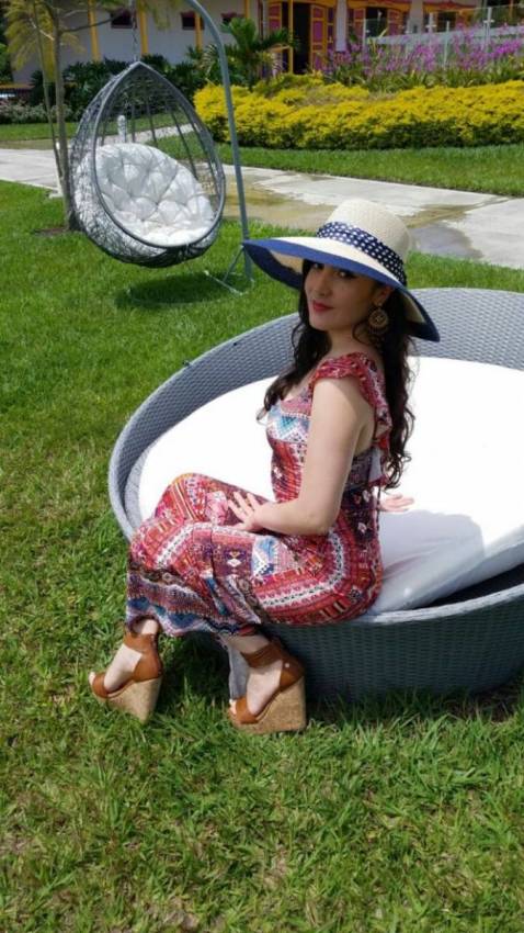 latin-women-colombian-women-dani4