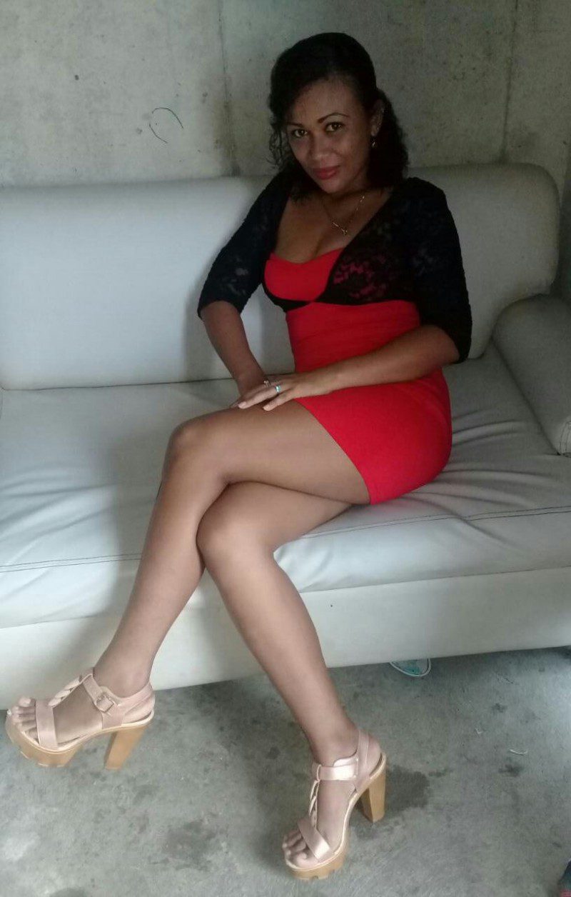 colombian-women-latina-women-milagros2