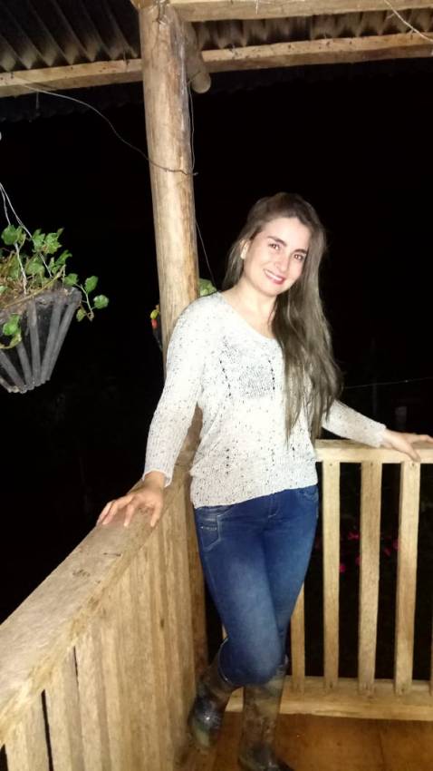 latina-women-colombian-women-aria5