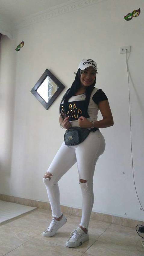 latina-women-colombian-women-ximena3