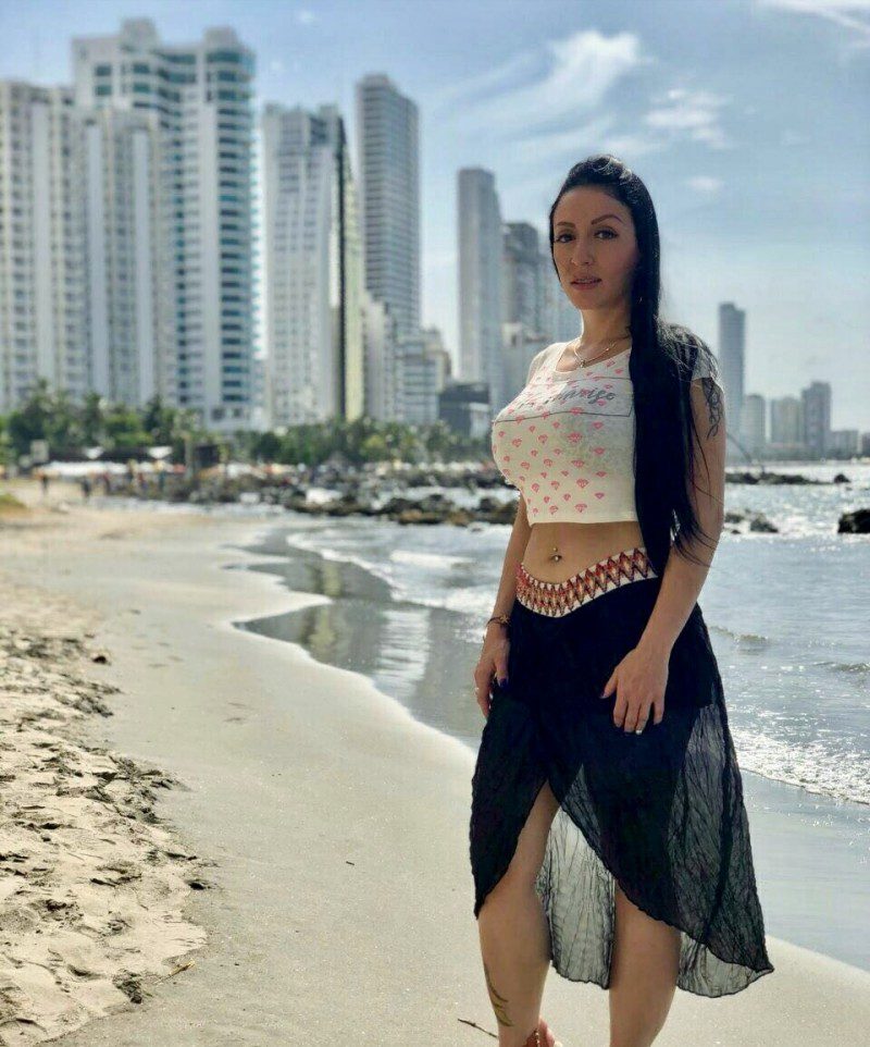 latina-women-colombian-women-christian-carito3