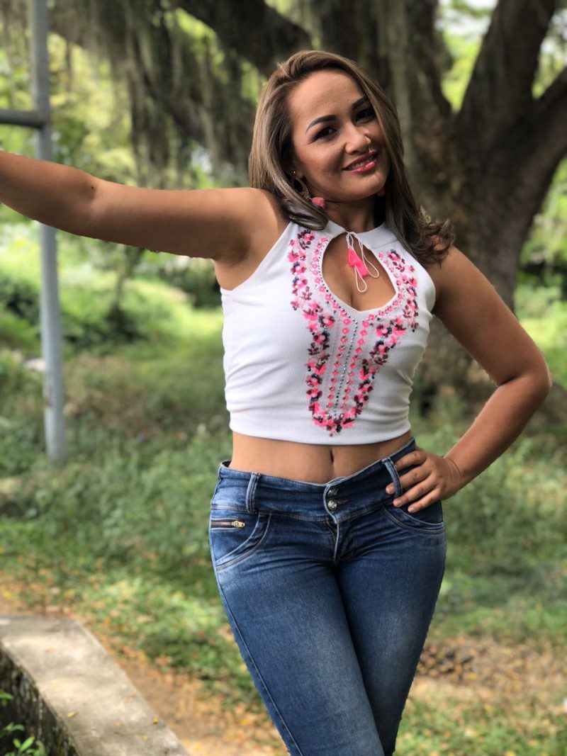 latina-women-colombian-women-christian-carolina1711