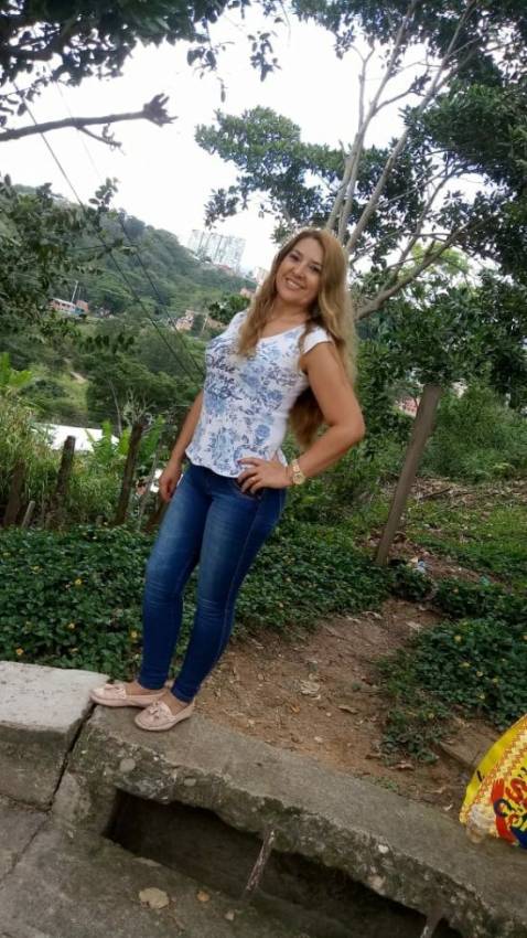 latina-women-colombian-women-christian-carolina222